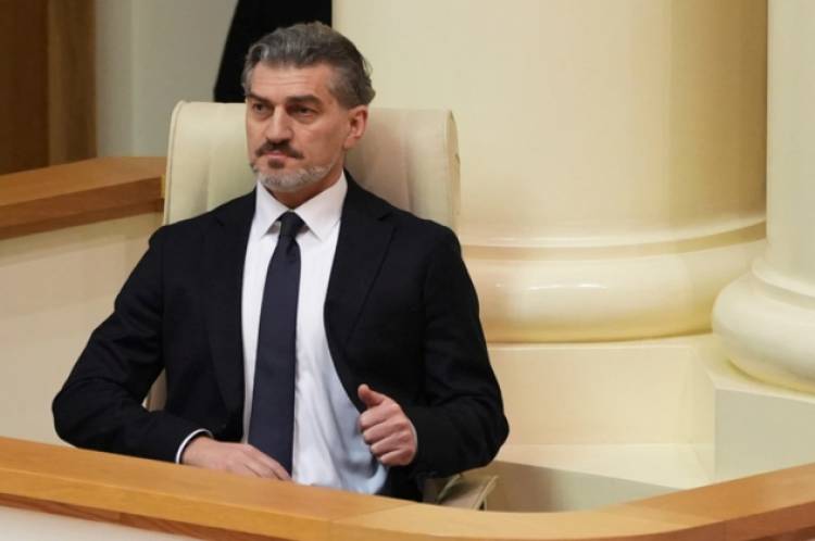 Ներկայիս նախագահը հետ է կանչել նախկին նախագահի հայցը