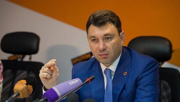 «Հրապարակ». ՀՀ-ում չկա մի այնպիսի ուժ, որը կկարողանա Նիկոլին միայնակ հեռացնել, եթե լինեին` կանեին