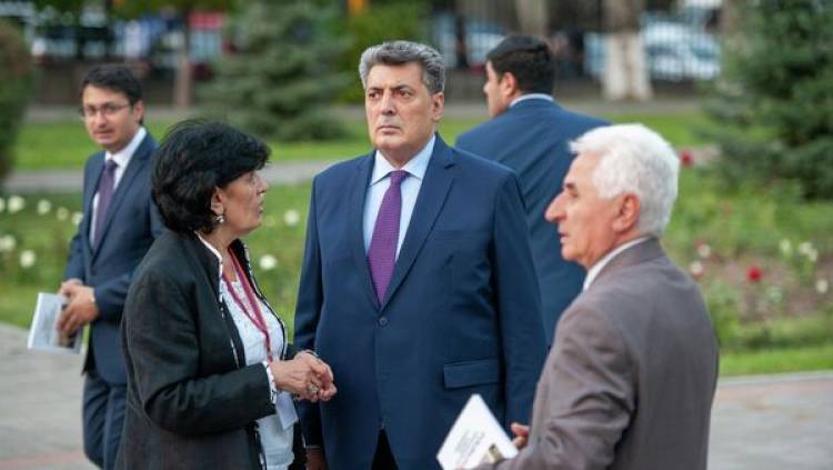 «Հրապարակ». Կարե՛ն, եթե դու այդպես խնդրեիր, ես Ադրբեջանի կեսը քեզ կտայի...