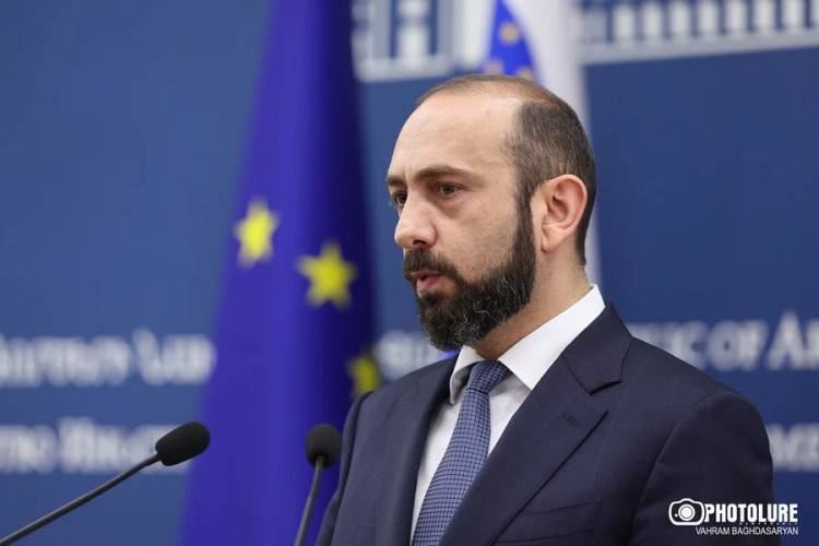 Ո՞ւմ եք հիմարի տեղ դնում
