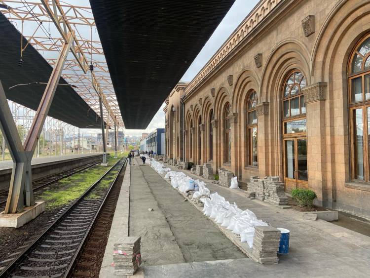 Հարթակների բարեկարգում՝ ուղևորների հարմարավետության համար