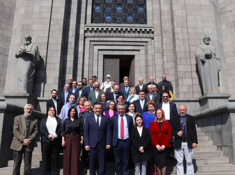 Տեղի ունեցավ նոր կազմով Հանրային խորհրդի անդրանիկ նիստը