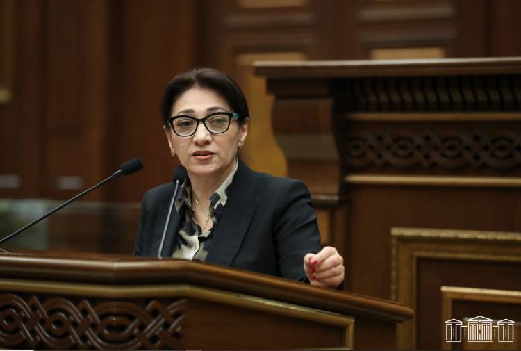 Դուք ոչ համոզիչ եք, ոչ էլ անկախ․ Լիլիթ Գալստյանը՝ Տիգրան Հակոբյանին