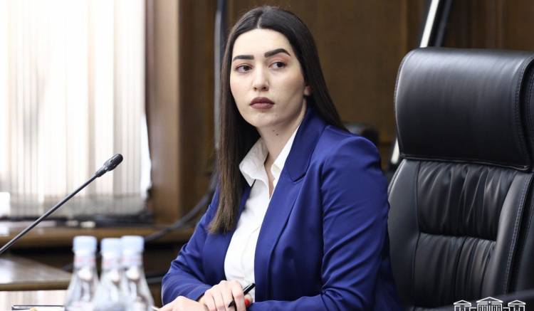 Նախարարի նորն է լավը, ավանդույթի՝ հինը
