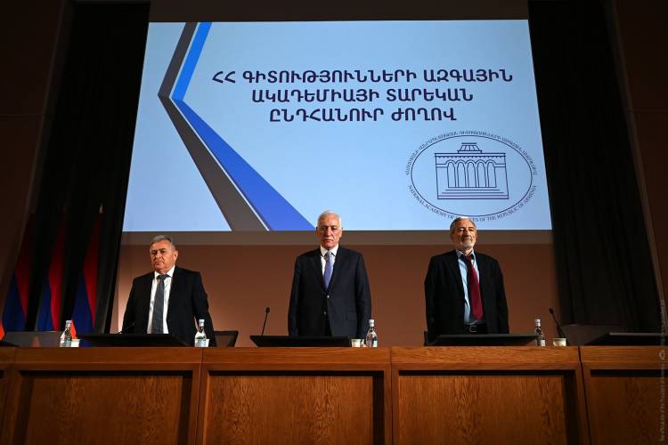 Նախագահը գիտնականներին հանդիմանեց, որ երկրում առկա է 25% աղքատություն եւ 12% գործազրկություն