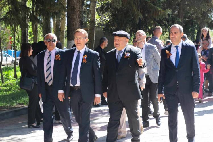 Մայիսի 9-ը Գյումրիում՝ խորհրդային շնչով և ռուսական կողմի ակտիվ մասնակցությամբ