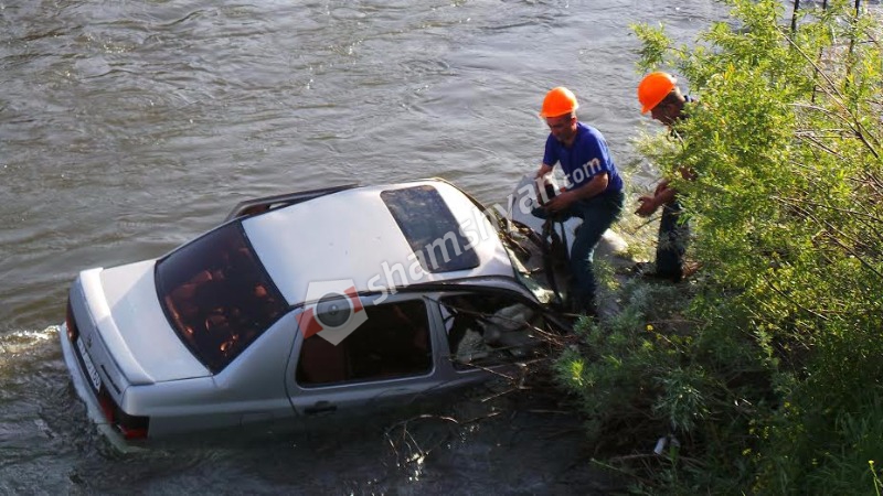 Ավտոմեքենան ընկել է Մարմարիկ գետը
