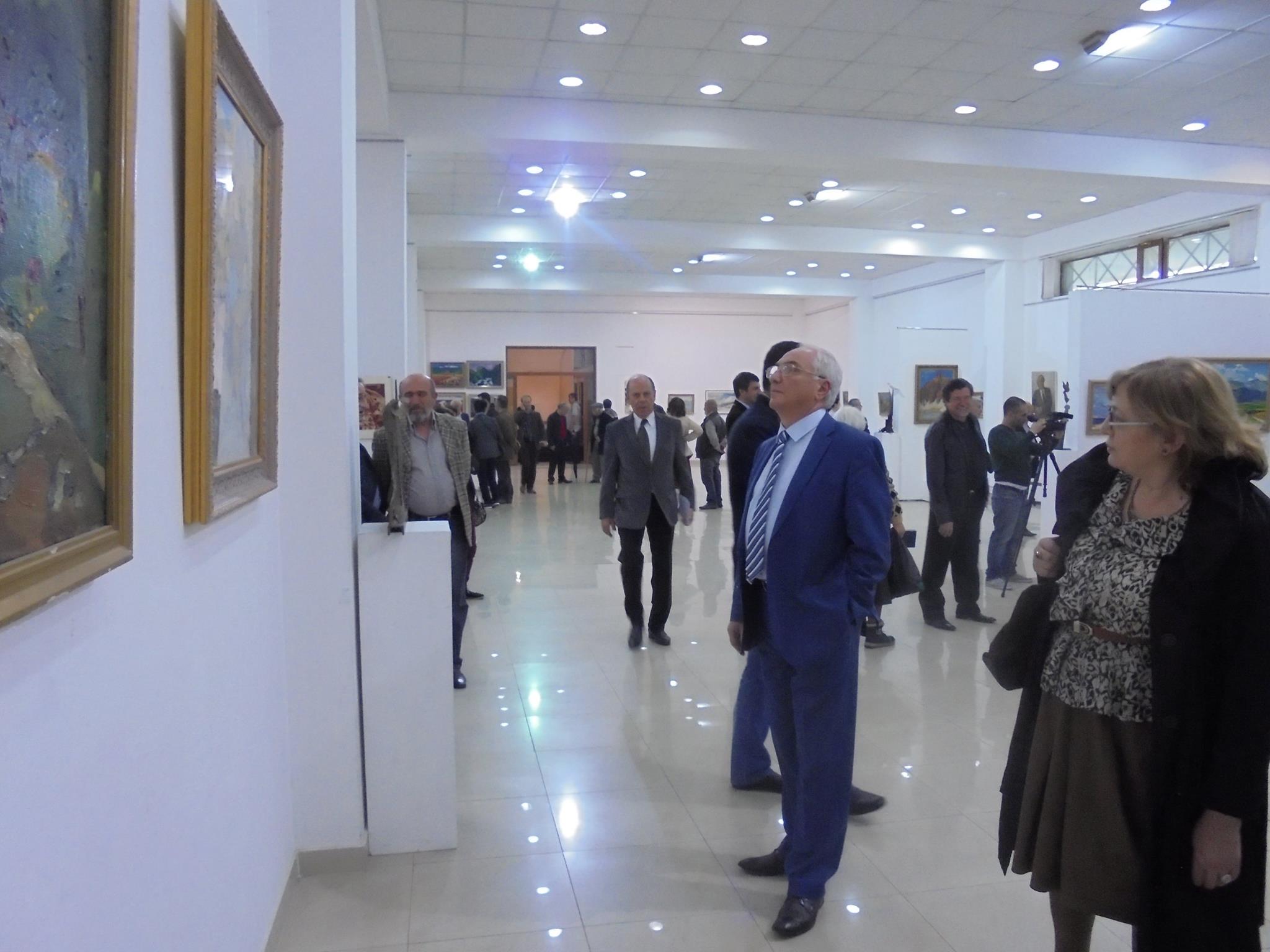 Ֆաշիզմի դեմ հաղթանակի 70 ամյակին նվիրված ցուցահանդես` Հայաստանի նկարիչների միությունում (լուսանկարներ)