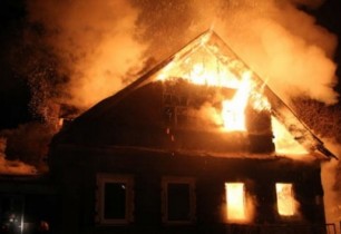 Գյումրիում ամբողջությամբ երկու տնակ է այրվել