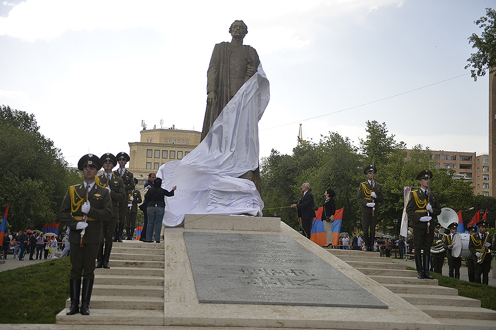 Այսօր Երևանում բացվեց Գարեգին Նժդեհի արձանը