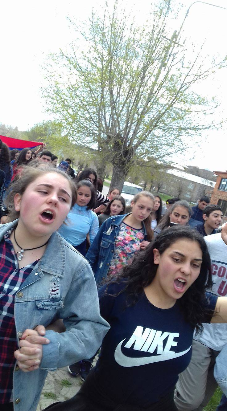 Քաղսիի դպրոցականները բողոքի ցույց են սկսել` վրաերթի ենթարկված Ժորայի  համար (ֆոտո, վիդեո)