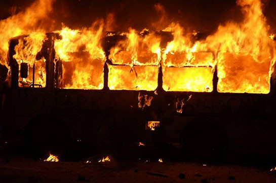 Հասրաթյան-Լենինգրադյան փողոցների խաչմերուկում տրոլեյբուս է այրվել