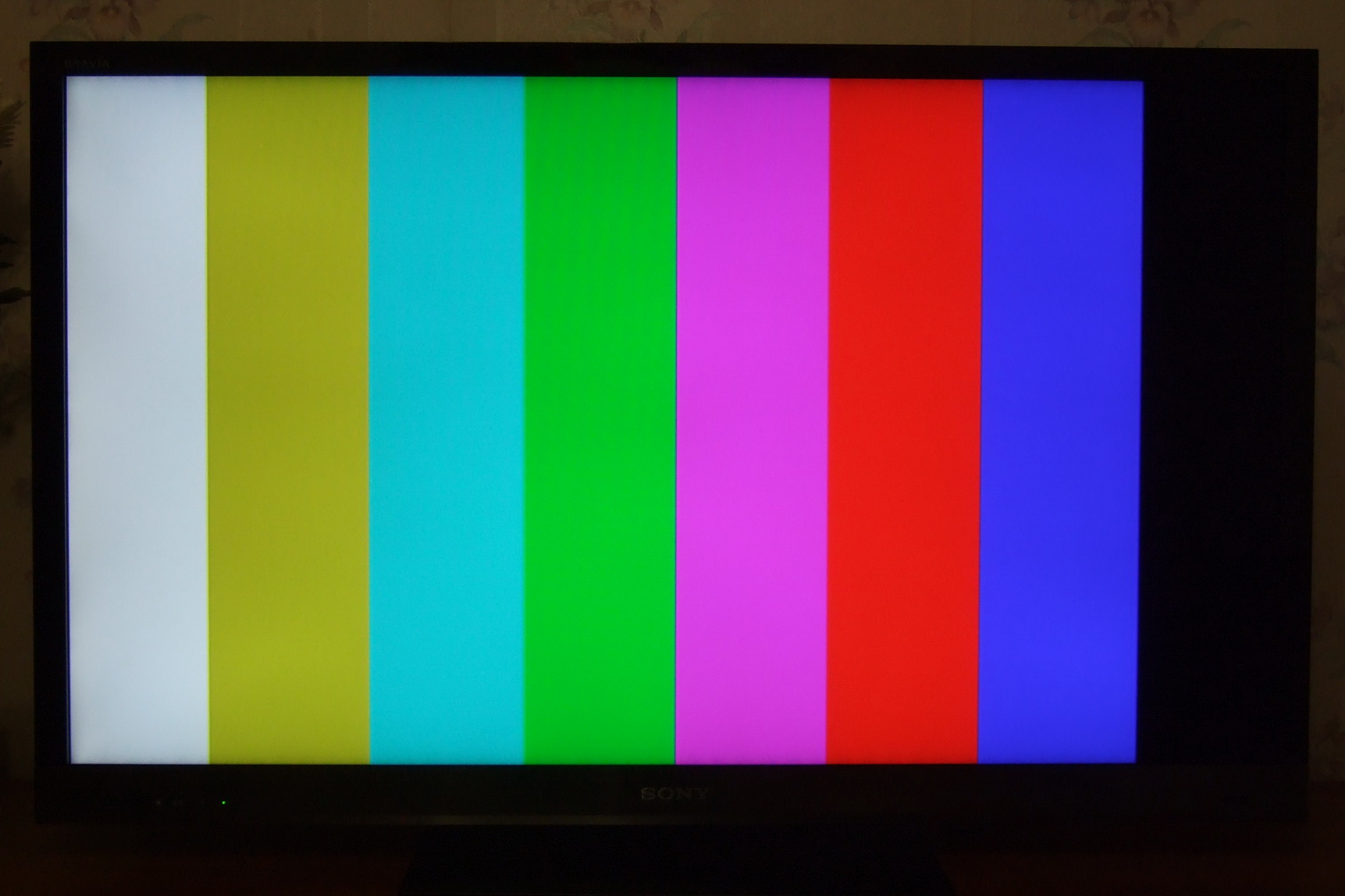 Цветные полосы на экране телевизора