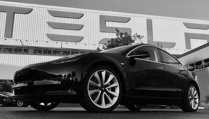 ԱՄՆ-ում Tesla էլեկտրոմոբիլը հարվածել է ոստիկանական մեքենային