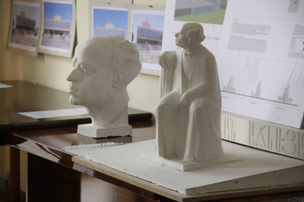 Վ. Աճեմյանի արձանի տեղադրումը հետաձգվեց, հայտարարվել է նոր մրցույթ