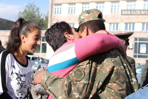 Երևանաբնակ 600 զինծառայողներ խրախուսվեցին հնգօրյա արձակուրդով