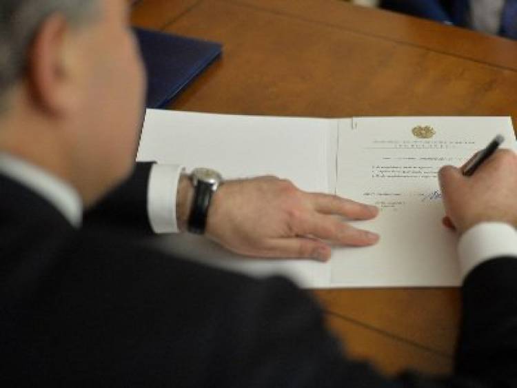 Արմեն Սարգսյանը ստորագրել է վարկային համաձայնագրի վավերացման վերաբերյալ օրենքը
