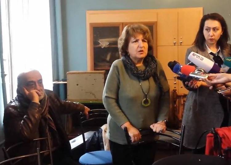 Սոս Սարգսյանի այրին նույնպես պահանջում է Չալդրանյանի հրաժարականը (տեսանյութ) 