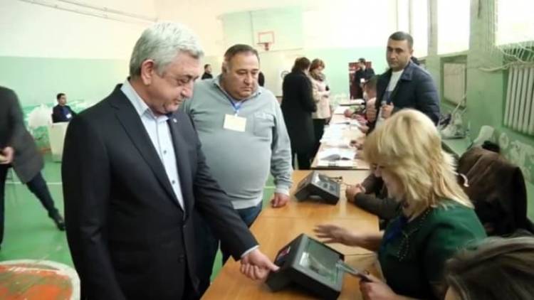 Սերժ Սարգսյանը նույնպես քվեարկեց 