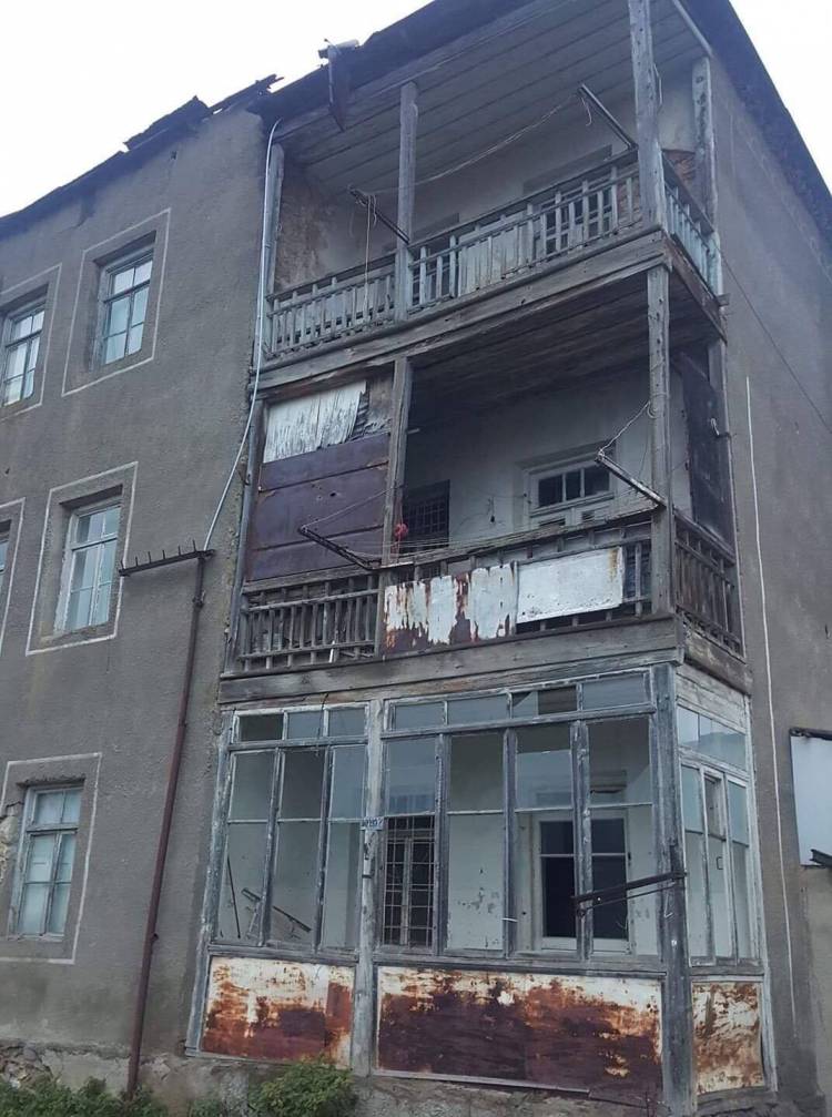 Շամլուղեցիները կրկին դիմում են Նիկոլ Փաշինյանին. 3 ամիս է անցել, փլուզվող շենքի բնակիչները դեռ որոշման են սպասում