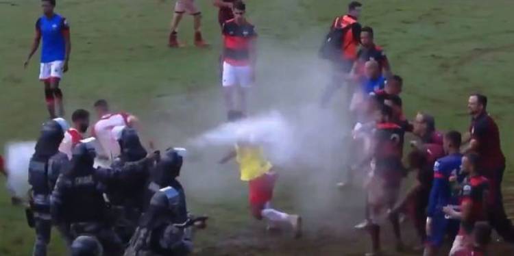 Ֆուտբոլային հանդիպումը Բրազիլիայում ավարտվել է զանգվածային ծեծկռտուքով