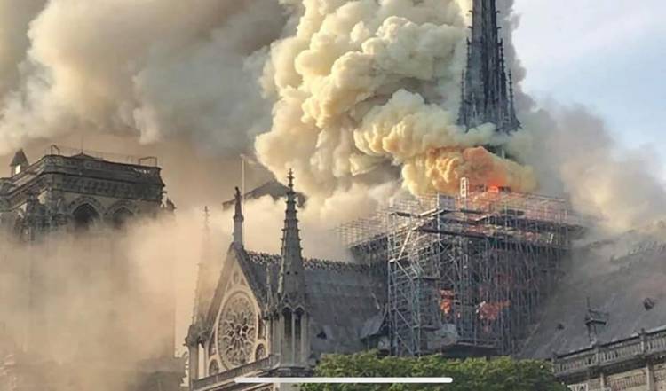 Այրվում է Փարիզի Աստվածամոր տաճարը.Ուղիղ․ լրացված