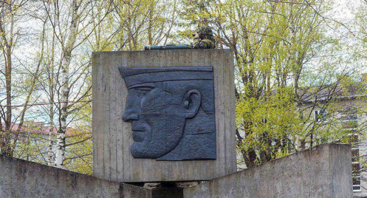 ՆԱՏՕ-ի զինվորականը անհարգալից կեցվածք է ցուցաբերել խորհրդային զոհված զինվորականների հանդեպ