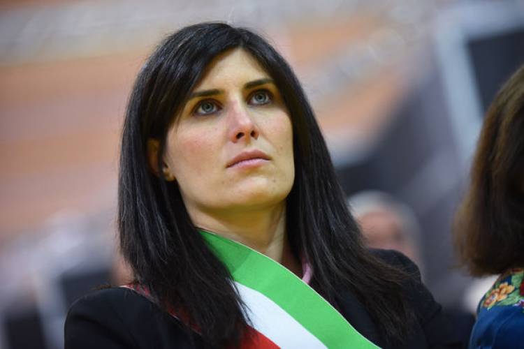 Իտալական Թուրինի քաղաքապետը տարօրինակ ծանրոց է ստացել