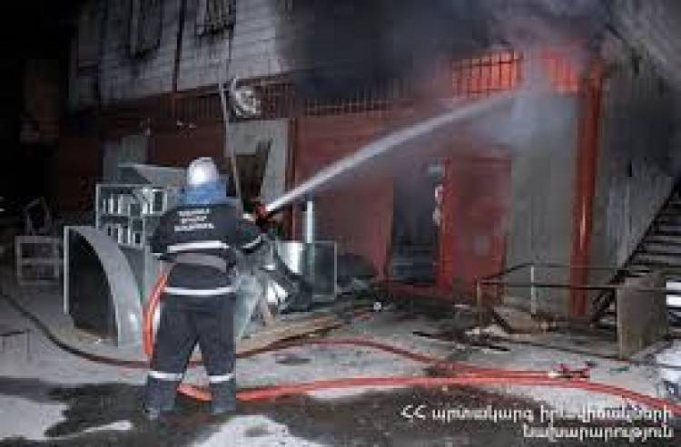 Գյումրիում այրվել է մթերային խանութ