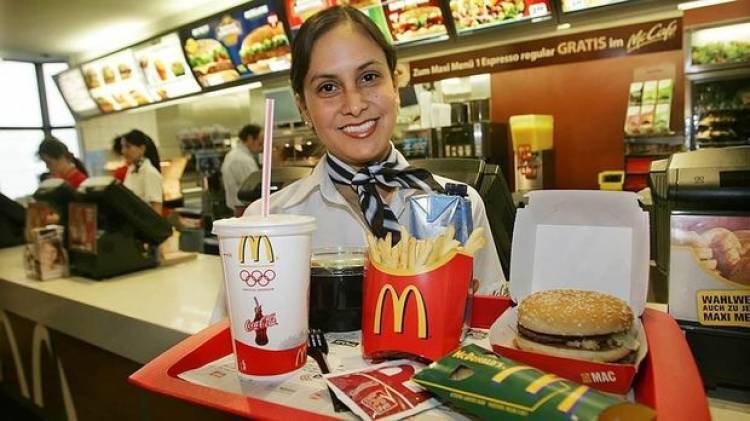 McDonald’s-ի աշխատակցուհիները ԱՄՆ-ում գանգատվել են սեքսուալ ոտնձգություններից