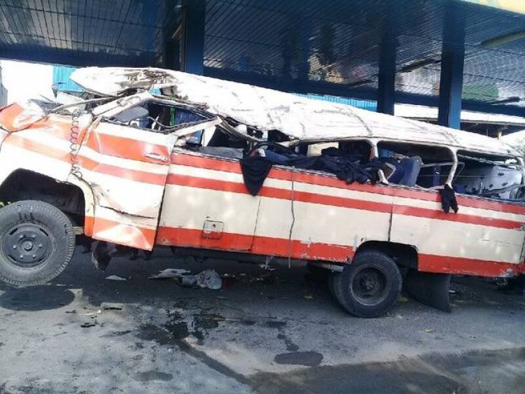 Ավտոբուսն ընկել է կիրճը, զոհվել է 13 մարդ