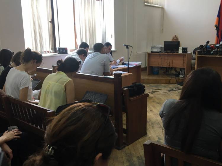 Մանվել Գրիգորյանի և կնոջ՝ Նազիկ Ամիրյանի գործով դատական նիստը հետաձգվեց