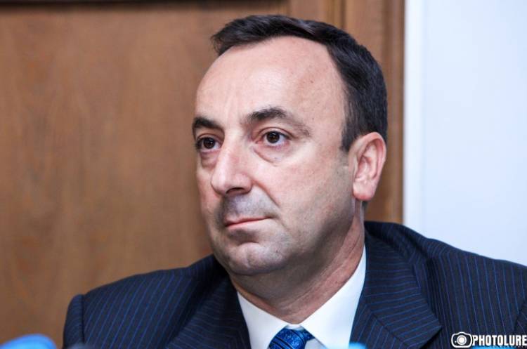 «Հրապարակ». Իշխանական մամուլը Հրայր Թովմասյանի դեմ արշավ է սկսել 