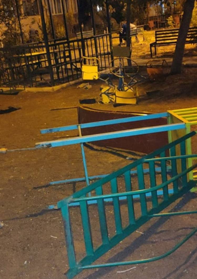  Շենգավիթում բնակիչները կոտրել են խաղահրապարակը, որպեսզի երեխաները այլևս չհավաքվեն ու չաղմկեն