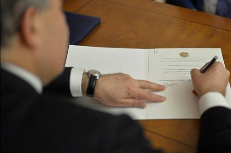 Նախագահը ստորագրել է Արթուր Վանեցյանին պաշտոնից ազատելու հրամանագիրը