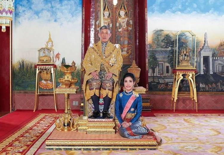 Թաիլանդի թագավորը տուգանել է սիրուհուն, քանի որ դժգոհ է նրանից