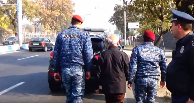 Ուժեղացված ծառայություն Երևանում․ «Գազելների» վարորդների մոտից հայտնաբերվել են դանակներ (տեսանյութ)