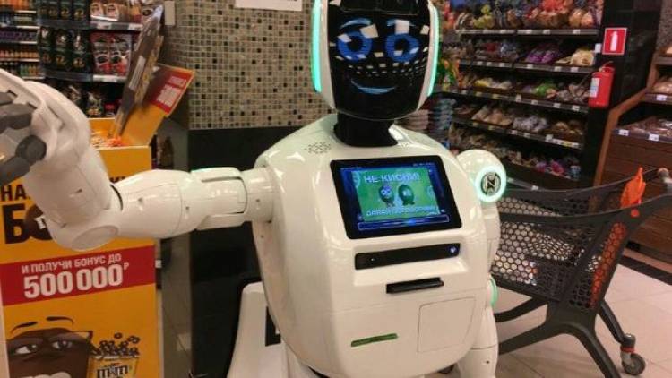 Ճապոնիայի խանութներից մեկում գնորդներին օգնել է  ռոբոտը
