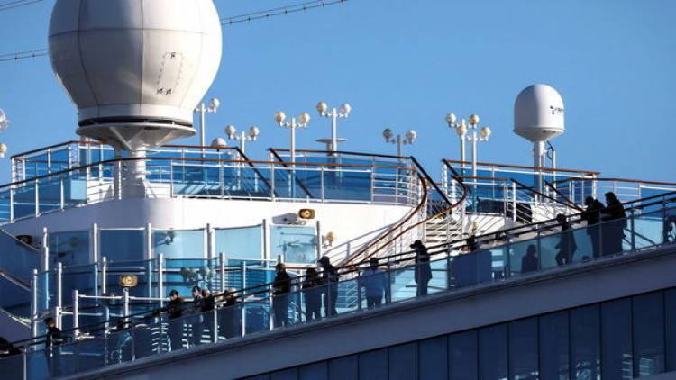 Ճապոնիայում կայանած զբոսանավի ուղեւորներին թույլ են տվել հեռանալ նավից