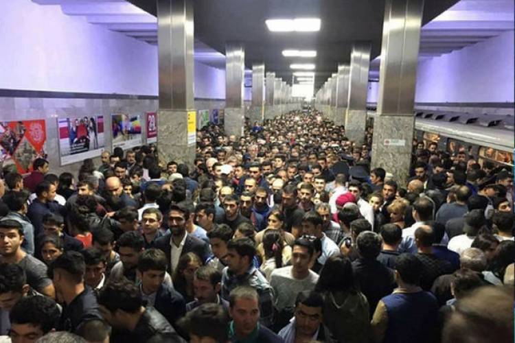 Արտակարգ պատահար Բաքվի մետրոյում․ գնացքները կանգ են առել թունելում