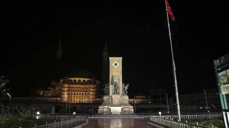Թուրքիայում պարետային ժամ է հաստատվել