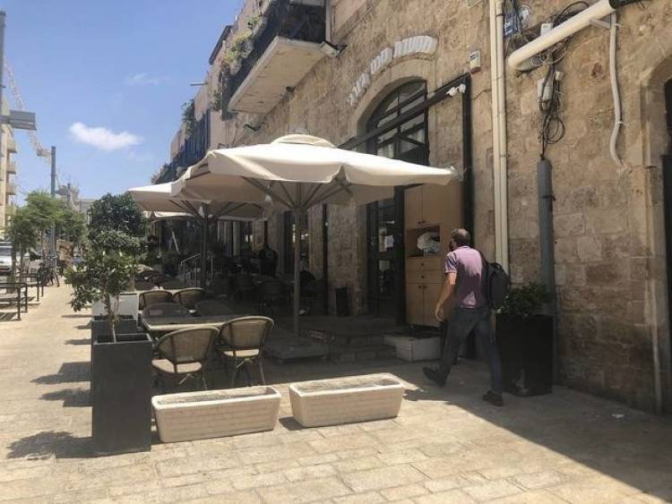 Իսրայելում վերաբացվել են ռեստորանները, գինետներն ու լողավազանները