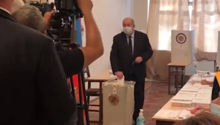 Արմեն Սարգսյանը քվեարկեց