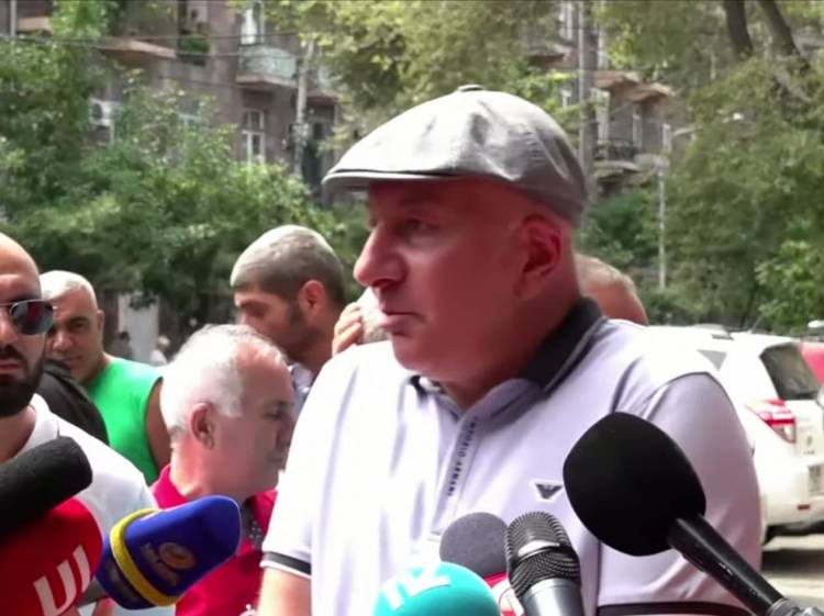 Ադրբեջանցի գործ անողները  գաղտնի խոսացել են, որ հայերի մեքենաները զակատեն