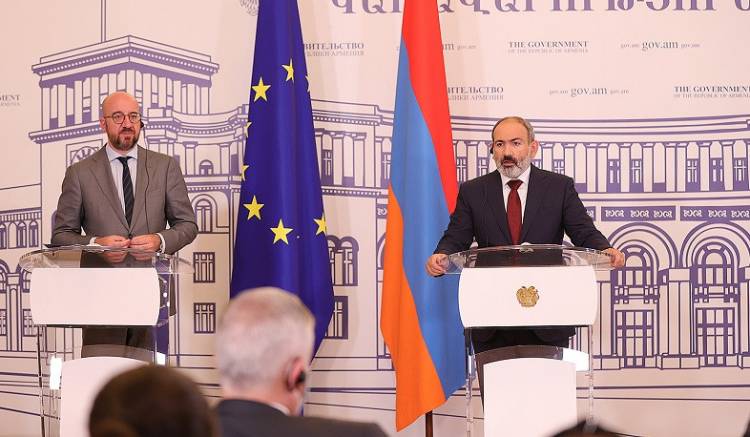 Գնում է Մոսկվա՝ ՌԴ նախագահի մոտ չի խոսում Ադրբեջանի ռազմական գործողությունների վտանգի մասին, դա անում է ԵՄ պաշտոնյայի մոտ