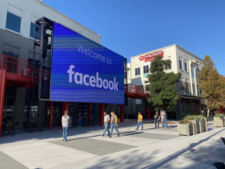 Facebook-ի աշխատակիցները չեն կարողանում մուտք գործել ընկերության շենք