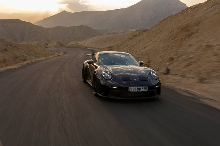 Նոր Porsche-ի գովազդային հոլովակը՝ Հայաստանում, անսանձ ձիու կերպարով (տեսանյութ)
