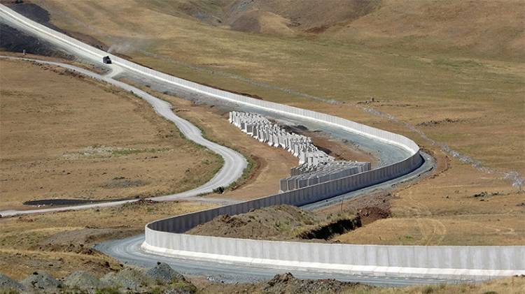Թուրքիան սահմանային պատը քրդերի դեմ է կառուցում