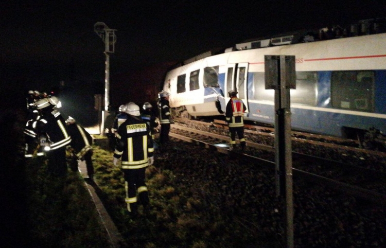 Գերմանիայում երկու գնացնքներ են բախվել, տուժել է մի քանի տասնյակ մարդ