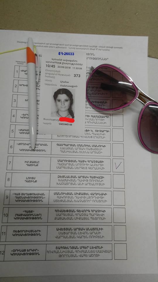 Մարությանի համակիրը լուսանկարել է քվեաթերթիկը